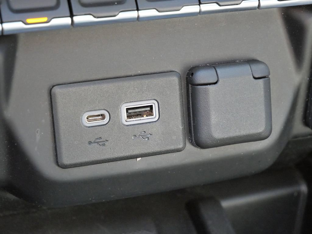 Used 2022 GMC Sierra 3500 Denali w/ Denali Ultimate Package image 25