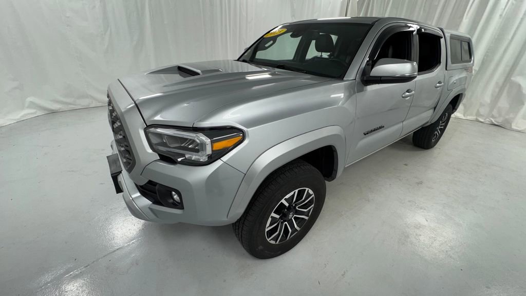 Used 2023 Toyota Tacoma TRD Sport w/ TRD Premium Sport Package AWD/4WD image 7