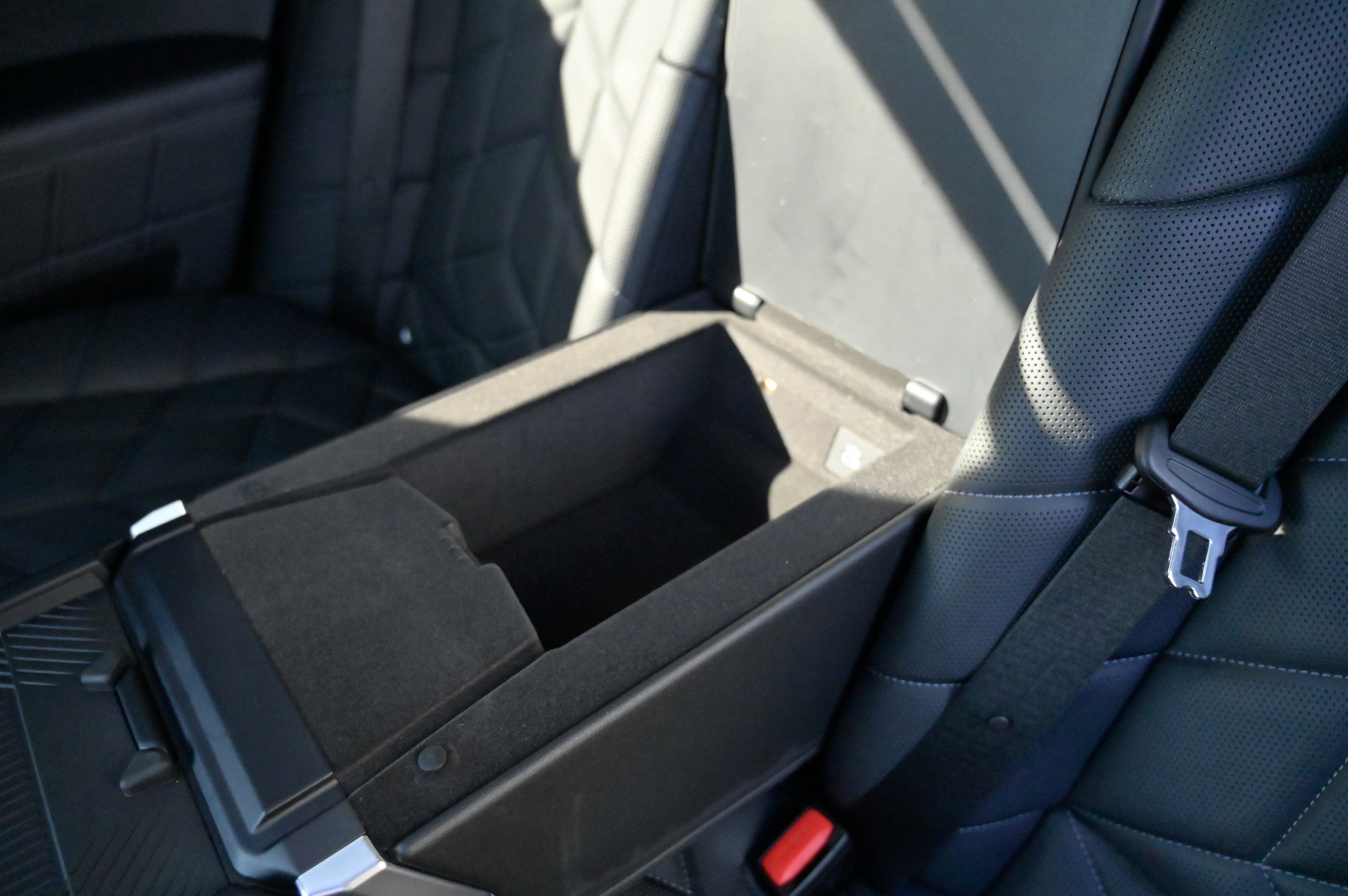 Used 2023 BMW 760i xDrive w/ Executive Package image 42