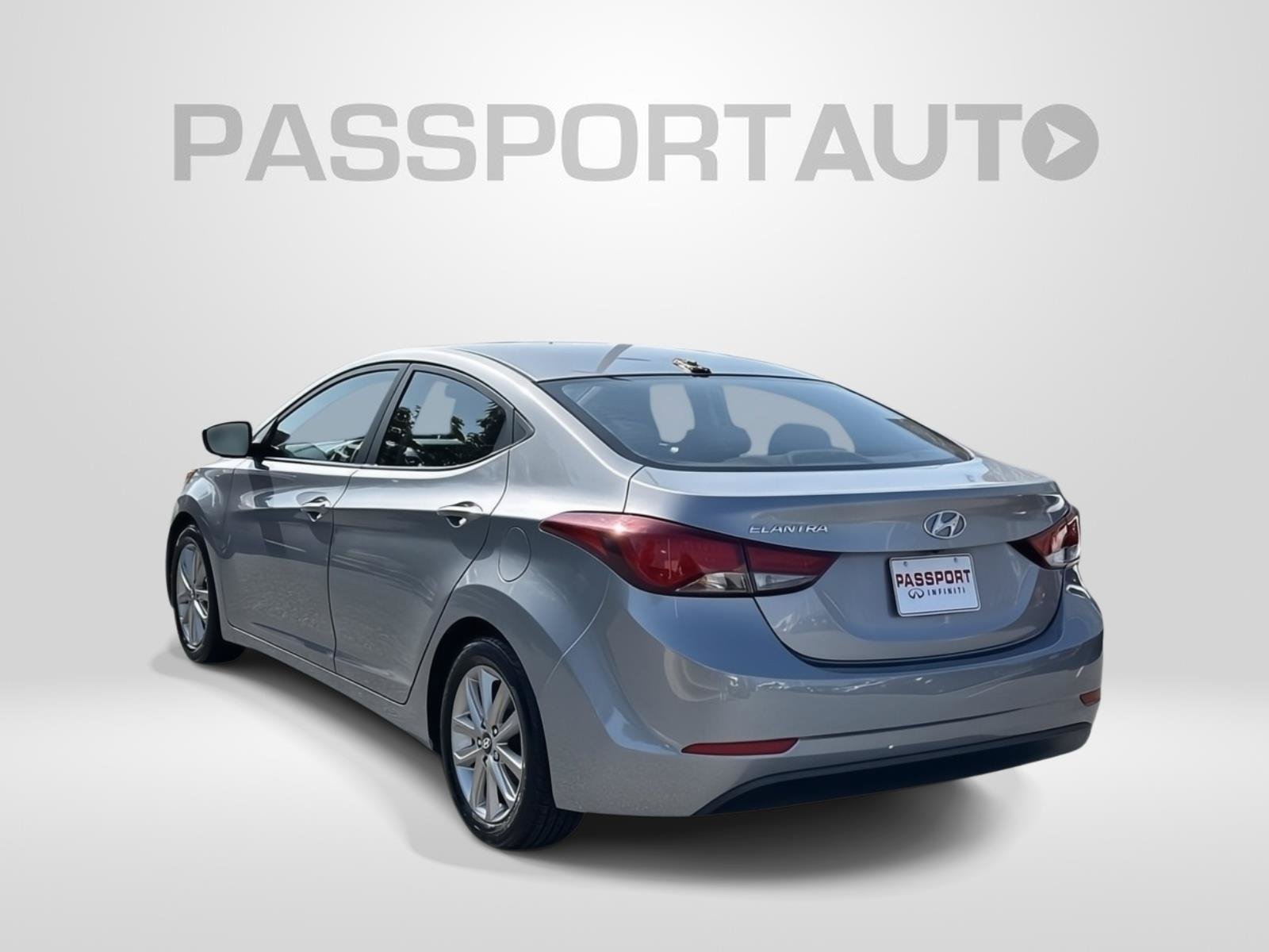 Used 2016 Hyundai Elantra SE w/ Option Group 02 FWD image 2