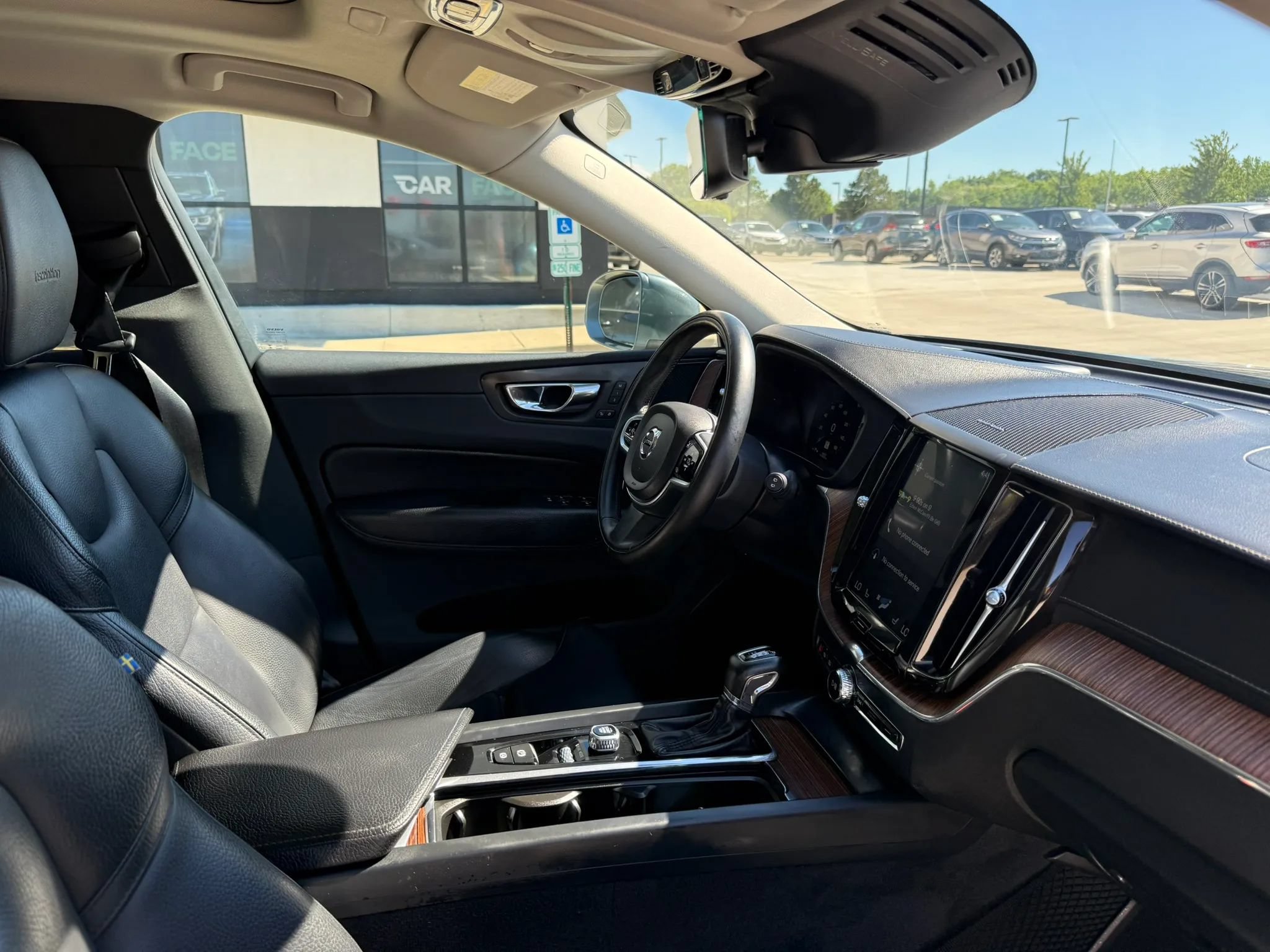 Used 2019 Volvo XC60 T6 Inscription w/ Protection Package Premier AWD/4WD image 28