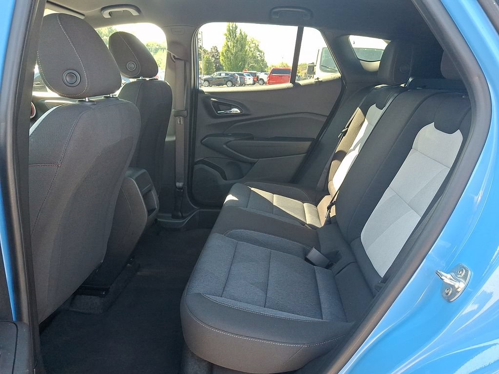 Used 2024 Chevrolet Trax RS FWD image 12