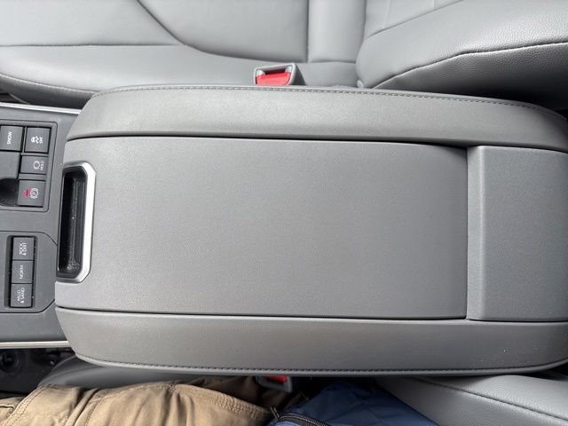 Used 2025 Toyota Highlander XLE AWD/4WD image 21