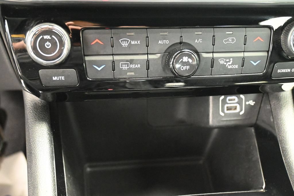 Used 2025 Jeep Compass Limited AWD/4WD image 34