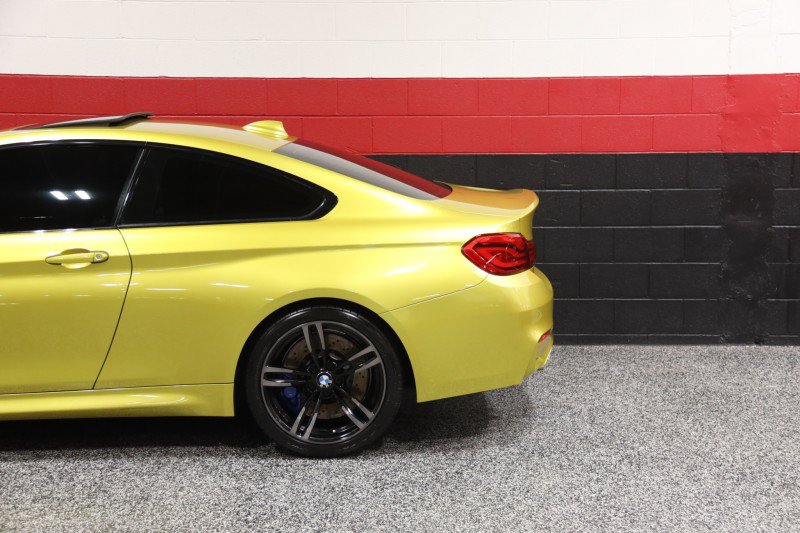 Used 2019 BMW M4 Coupe w/ Executive Package RWD image 23