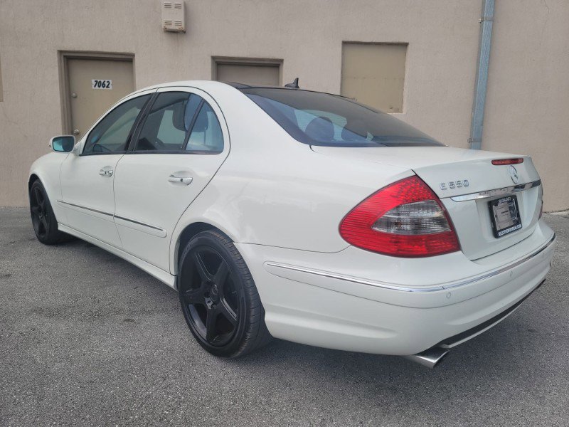 Used 2009 Mercedes-Benz E 550 Sedan image 5