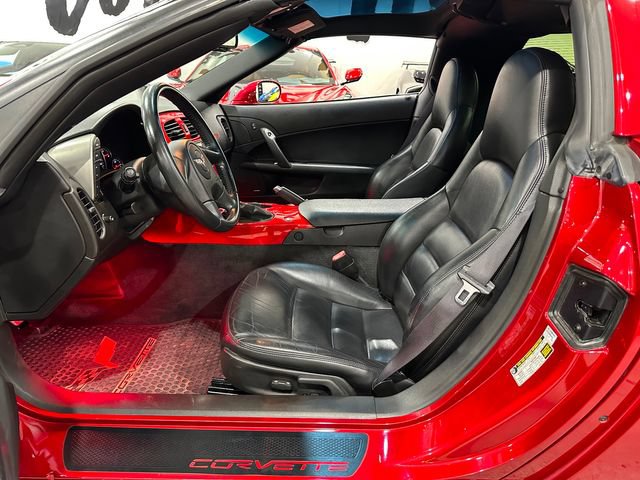Used 2005 Chevrolet Corvette Coupe w/ Preferred Equipment Group RWD image 9