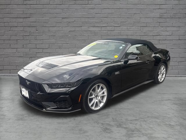 Used 2025 Ford Mustang GT Premium RWD image 3