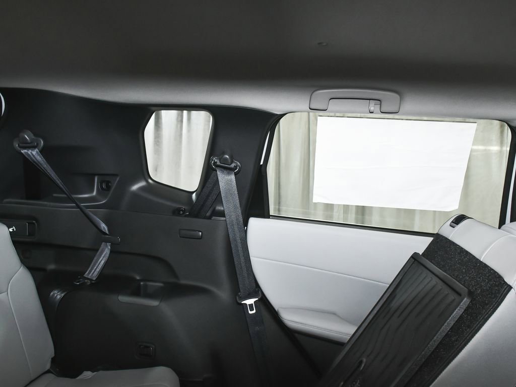 Used 2025 Mitsubishi Outlander SE image 55