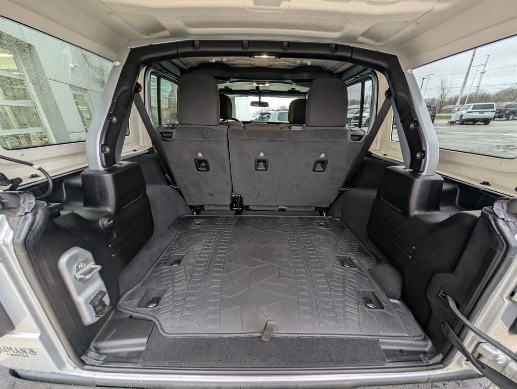 Used 2022 Jeep Wrangler Unlimited Willys image 13