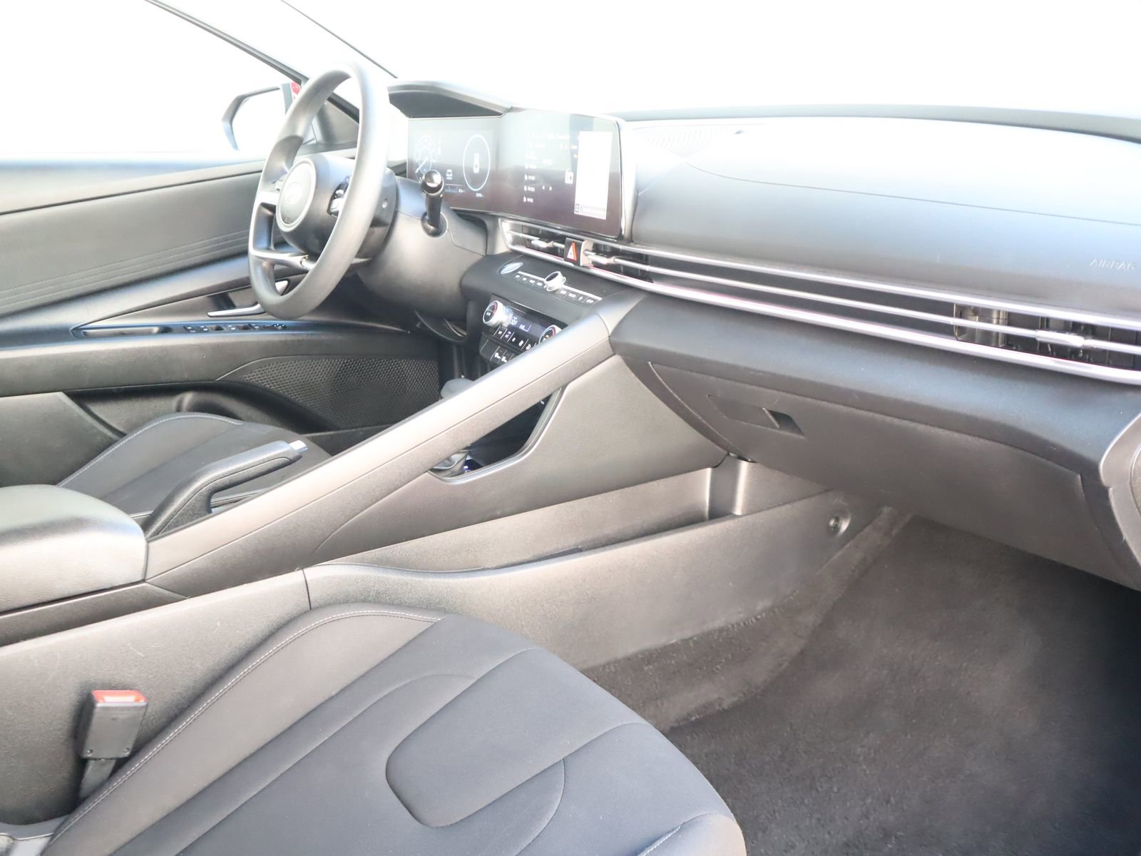 Used 2024 Hyundai Elantra SEL FWD image 48