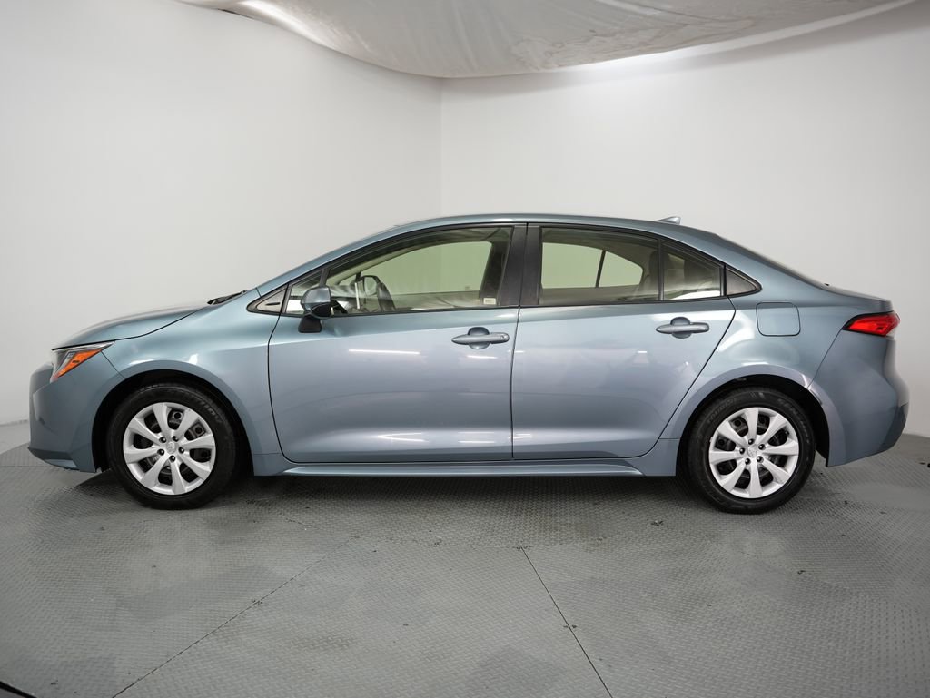 Used 2020 Toyota Corolla LE image 4