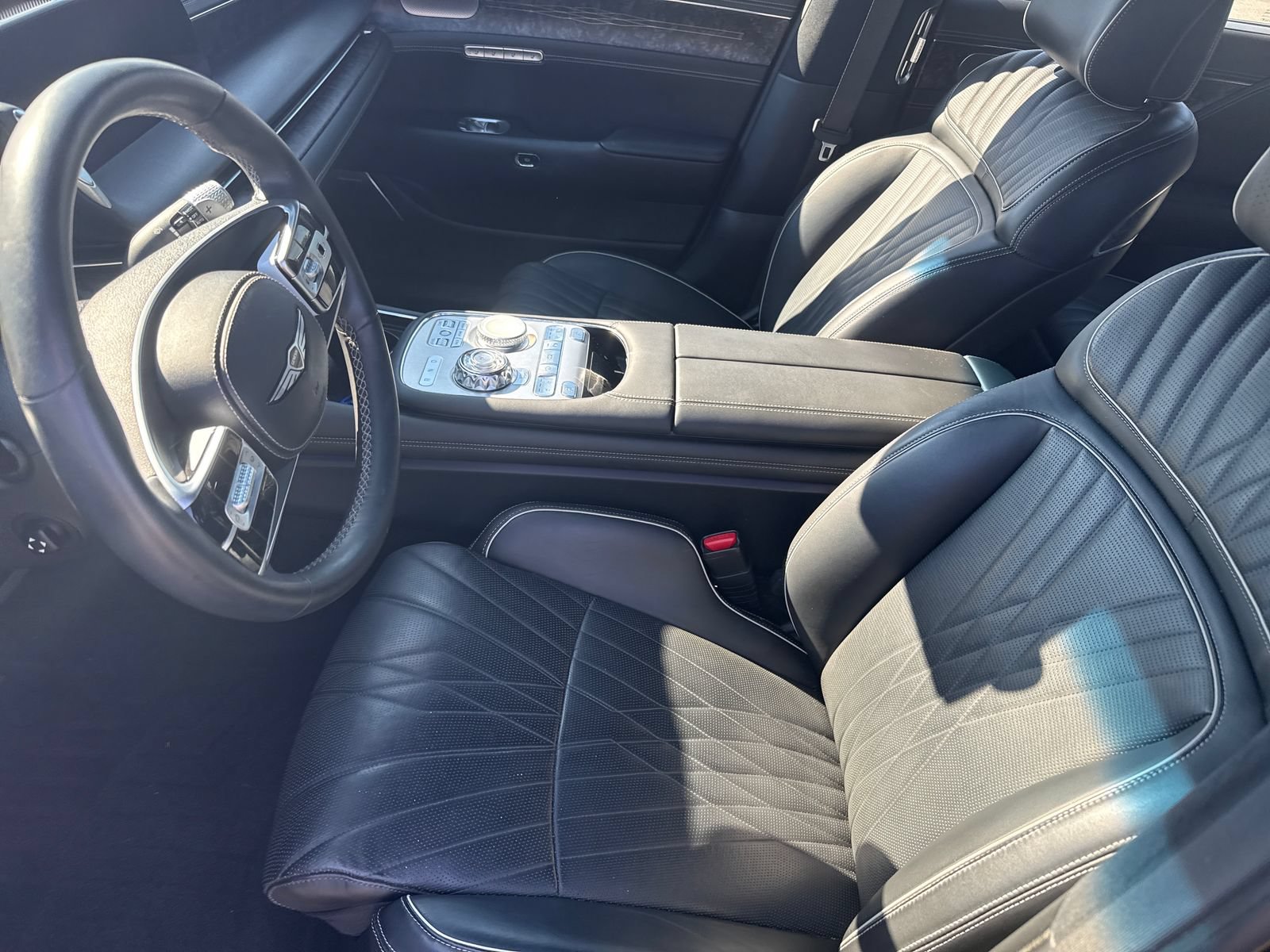 Used 2024 Genesis G90 3.5T AWD/4WD image 12