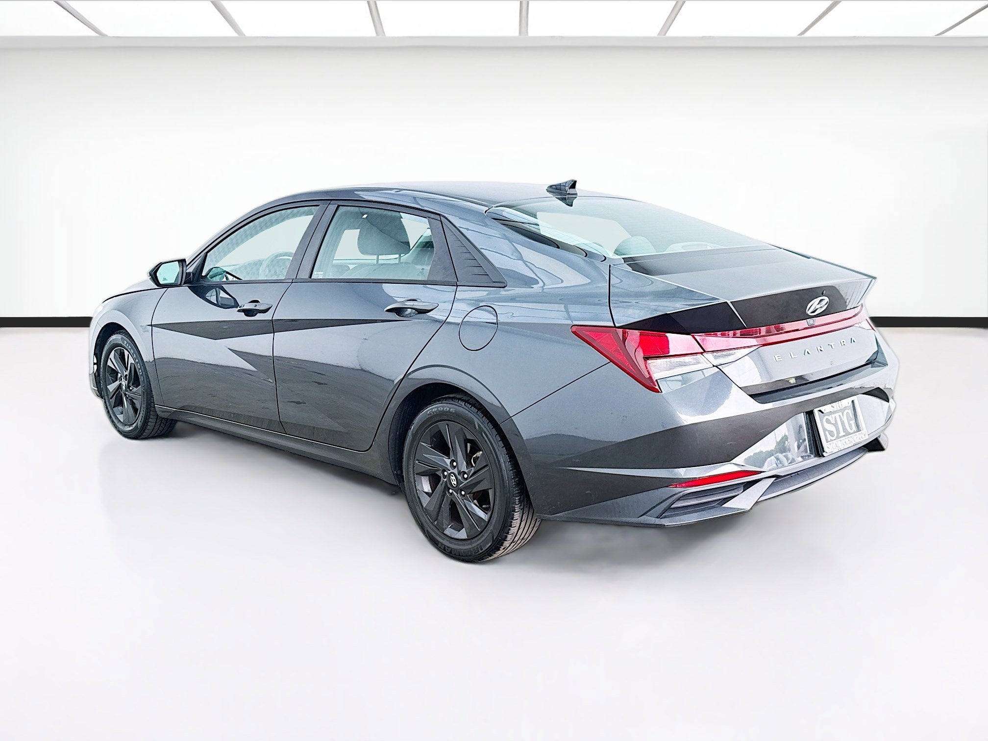 Used 2021 Hyundai Elantra SEL image 6