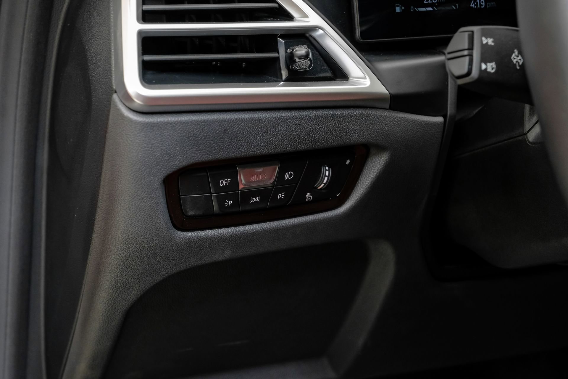 Used 2025 BMW 430i xDrive w/ Premium Package image 33