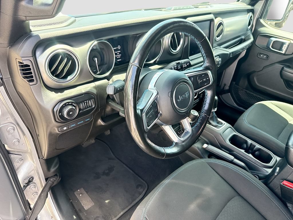Used 2021 Jeep Wrangler Unlimited Rubicon 4xe w/ Cold Weather Group AWD/4WD image 10