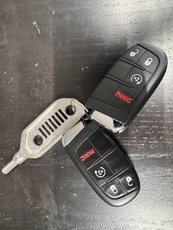 Used 2015 Jeep Renegade Limited w/ Advanced Technology Group AWD/4WD image 40