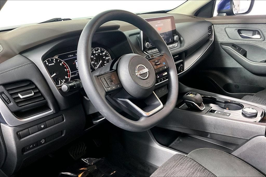 Used 2023 Nissan Rogue SV AWD/4WD image 13