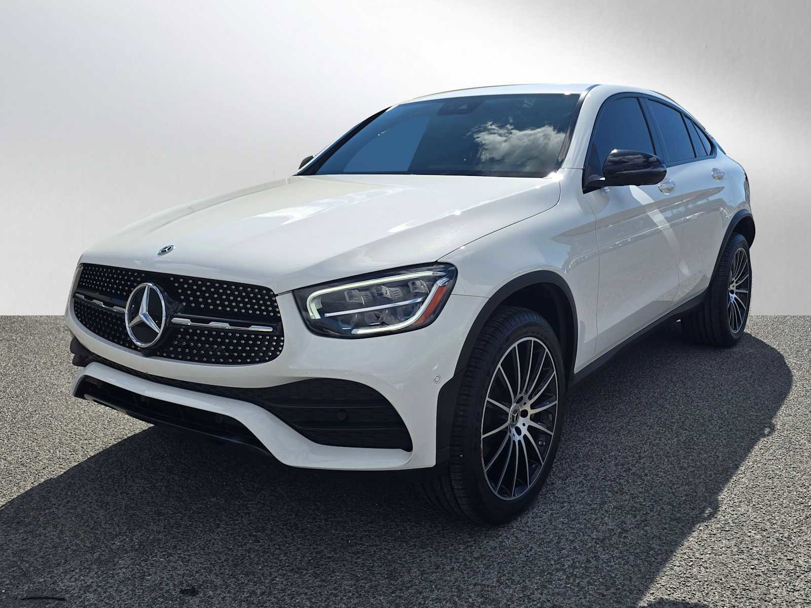 Used 2023 Mercedes-Benz GLC 300 4MATIC Coupe image 7