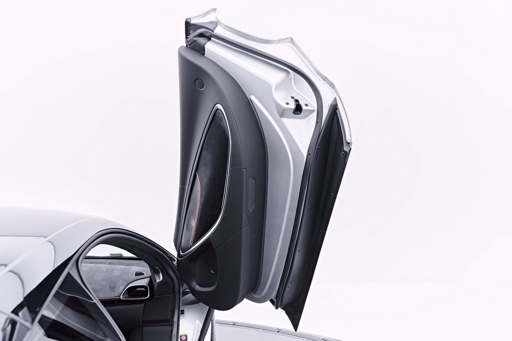 Used 2023 McLaren Artura RWD image 43