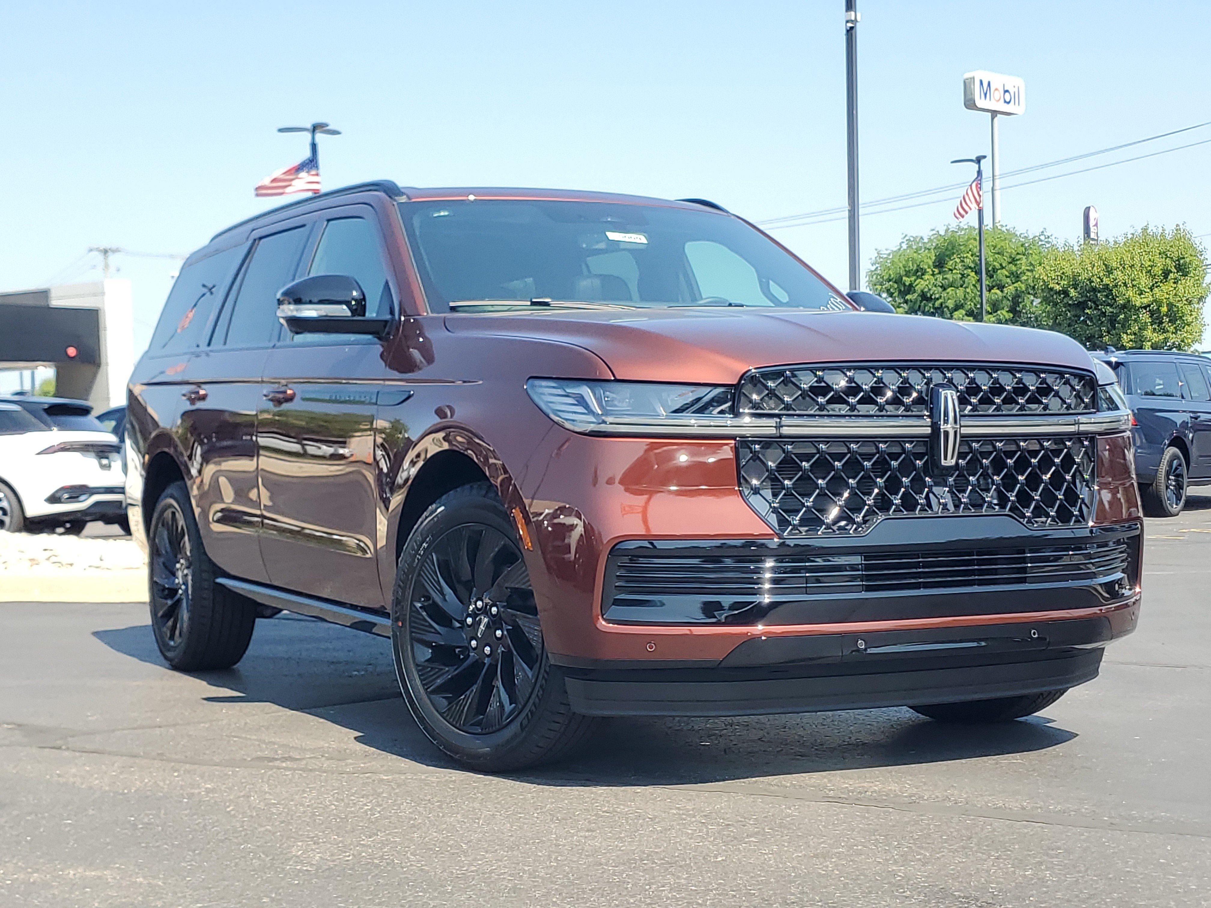 New 2027 Lincoln Navigator Reserve w/ Jet Appearance Package