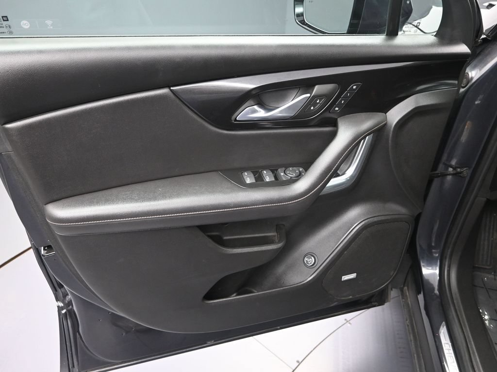 Used 2022 Chevrolet Blazer Premier w/ Enhanced Convenience Package AWD/4WD image 9