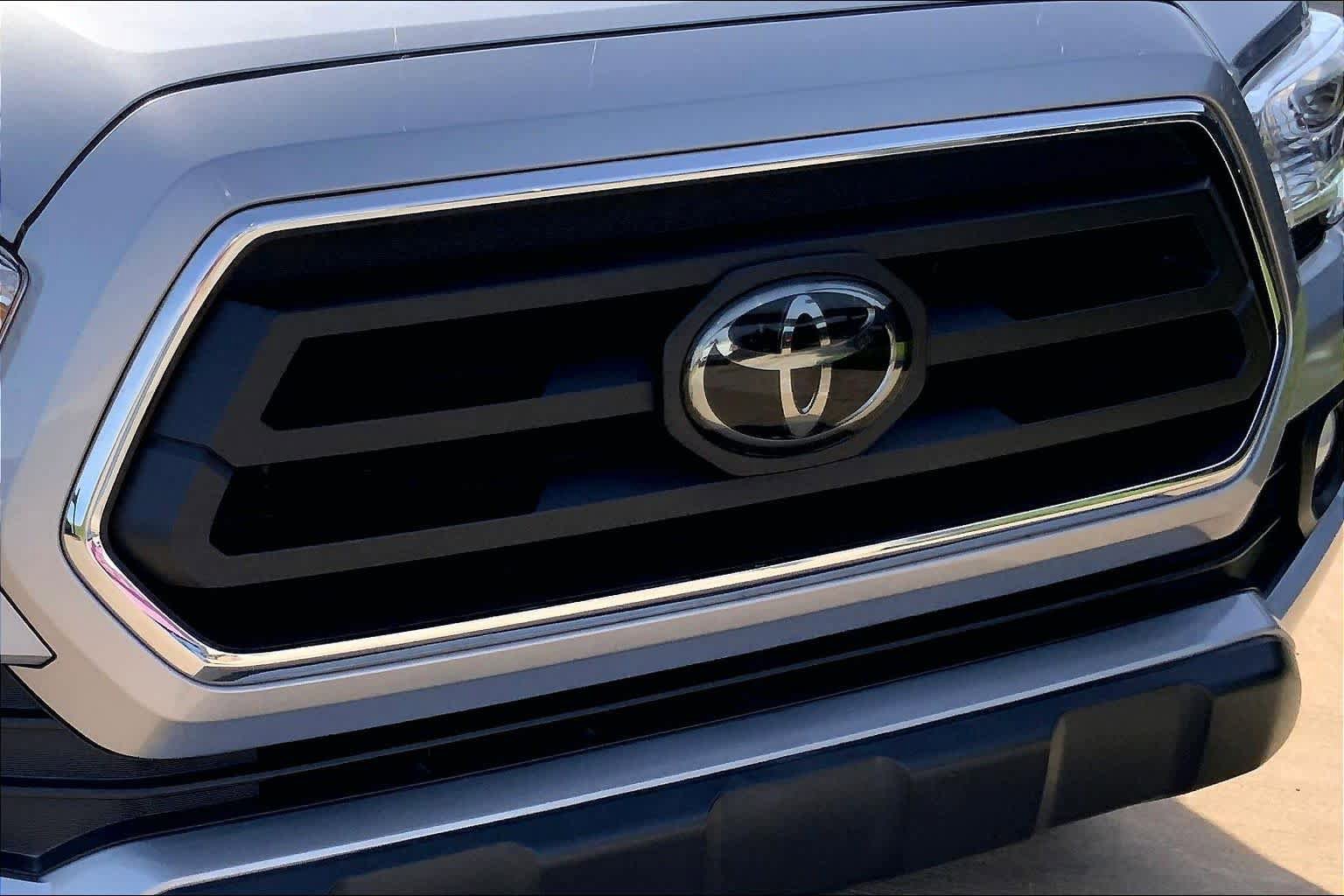 Used 2021 Toyota Tacoma SR5 RWD image 29