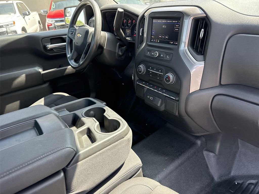 Used 2025 Chevrolet Silverado 1500 W/T image 23