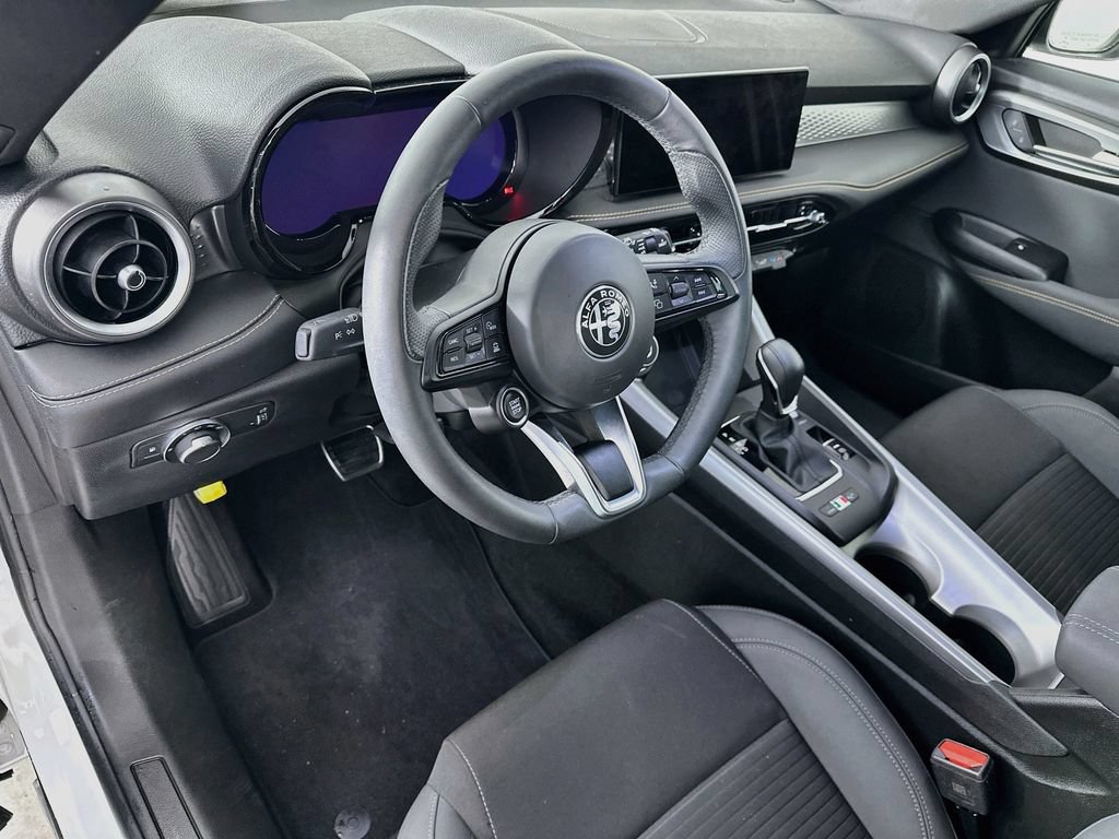 Used 2025 Alfa Romeo Tonale AWD/4WD image 31