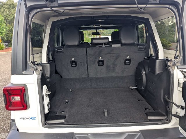 Used 2023 Jeep Wrangler Unlimited Sahara AWD/4WD image 14