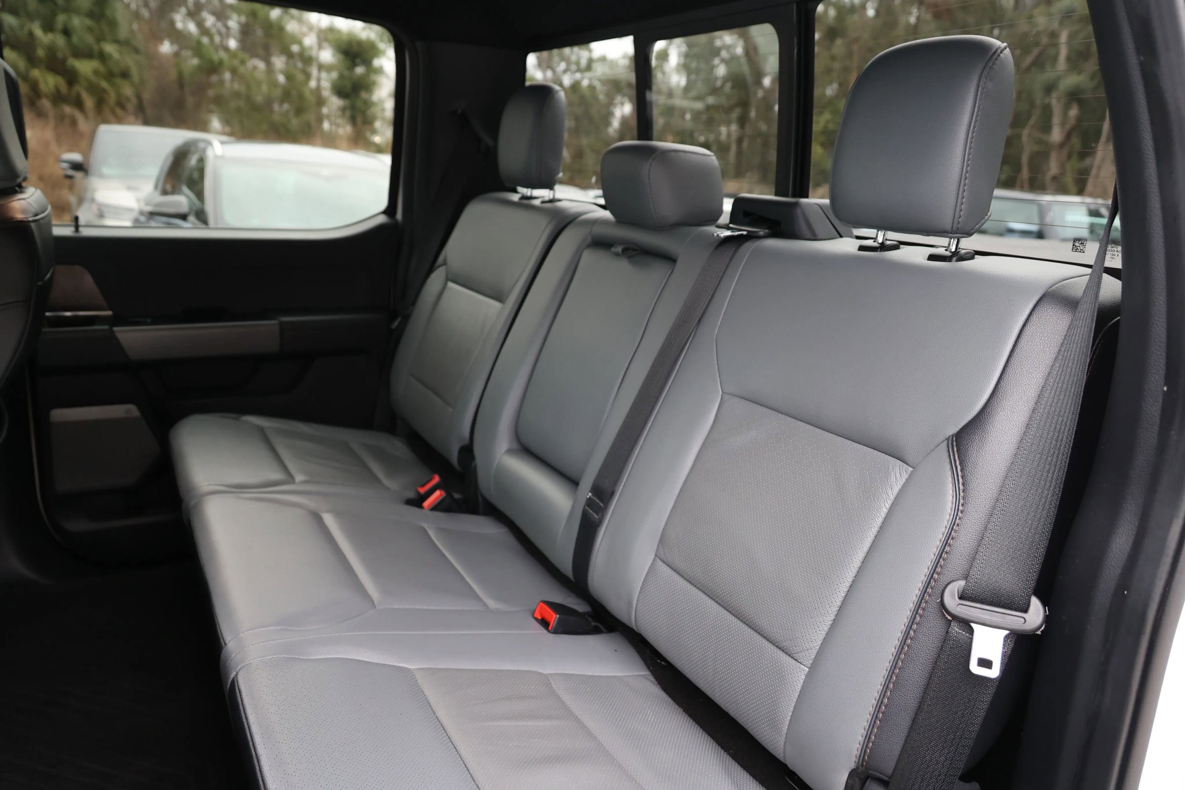 Used 2022 Ford F150 Lightning Lariat image 3