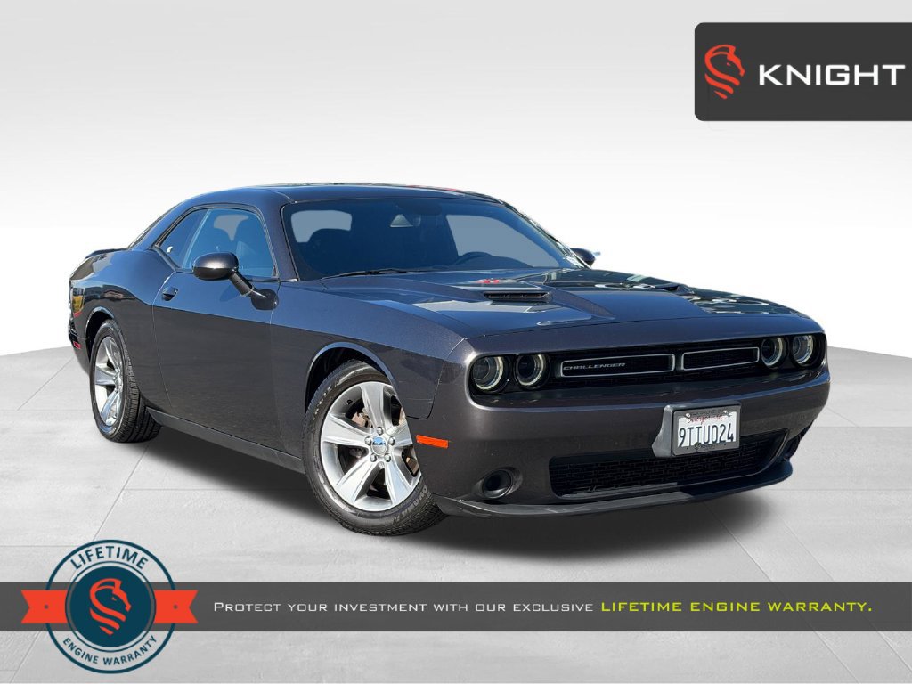 Used 2019 Dodge Challenger SXT RWD image 1