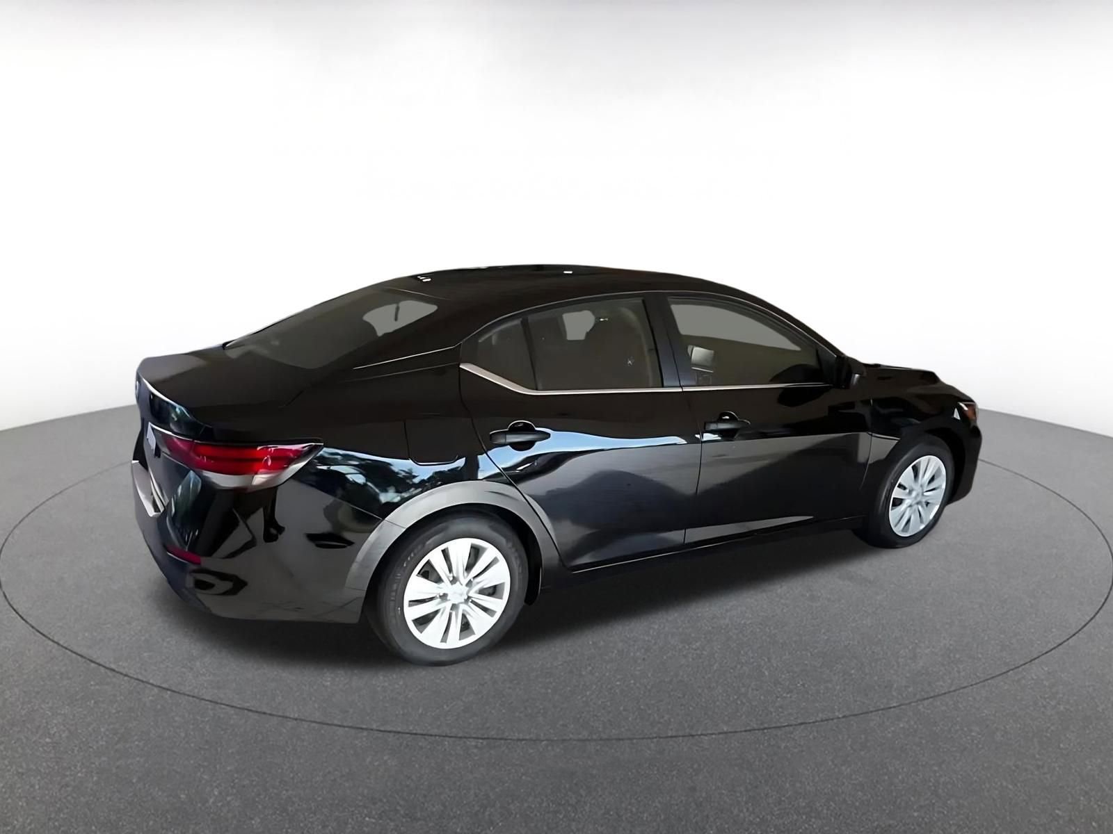 Used 2025 Nissan Sentra S image 14