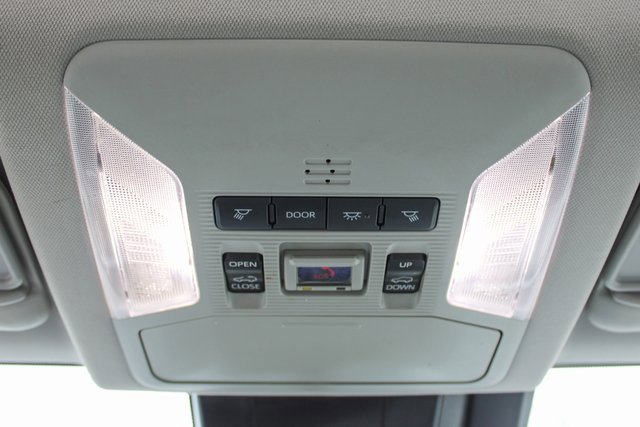 Used 2023 Toyota RAV4 XLE Premium image 31