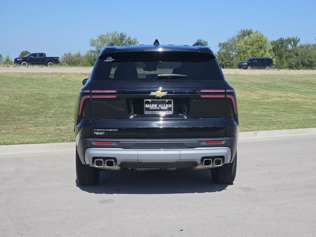 Used 2026 Chevrolet Traverse LT FWD image 6