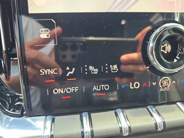 New 2026 GMC Yukon XL Elevation image 23