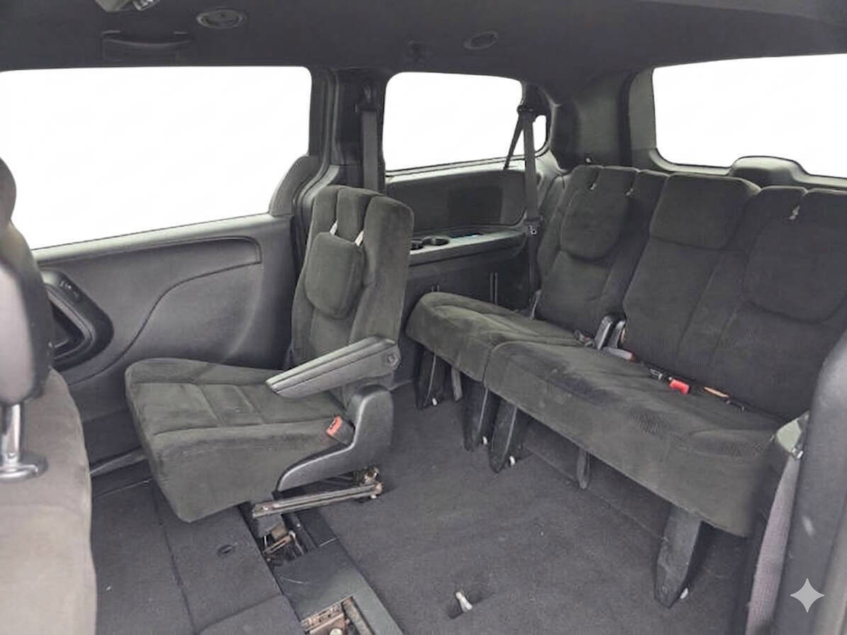 Used 2015 Dodge Grand Caravan SE w/ Quick Order Package 29E SE image 10