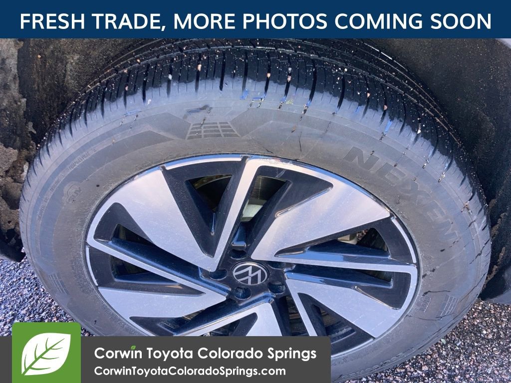 Used 2024 Volkswagen Atlas SE image 11