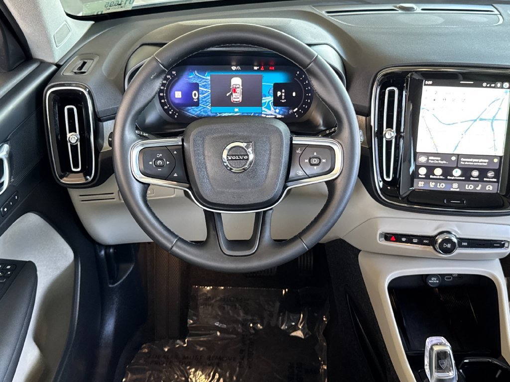 Certified 2026 Volvo XC40 B5 Plus AWD/4WD image 13