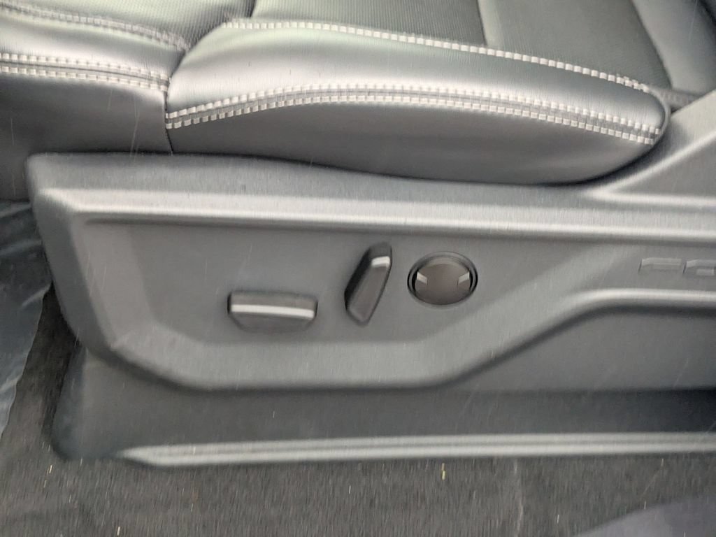 Used 2025 Ford Expedition Platinum AWD/4WD image 14