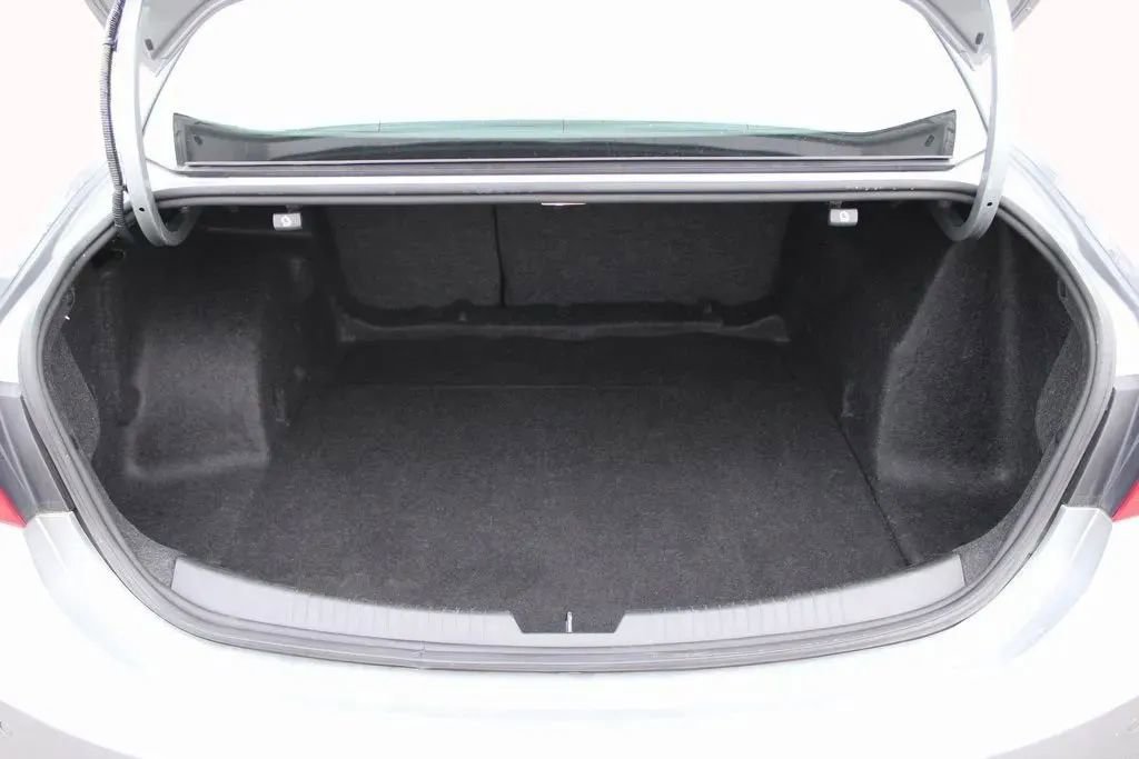 Used 2024 Chevrolet Malibu LS image 34