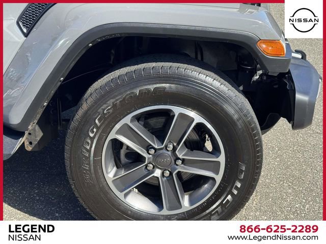 Used 2023 Jeep Wrangler Sahara w/ Cold Weather Group AWD/4WD image 9