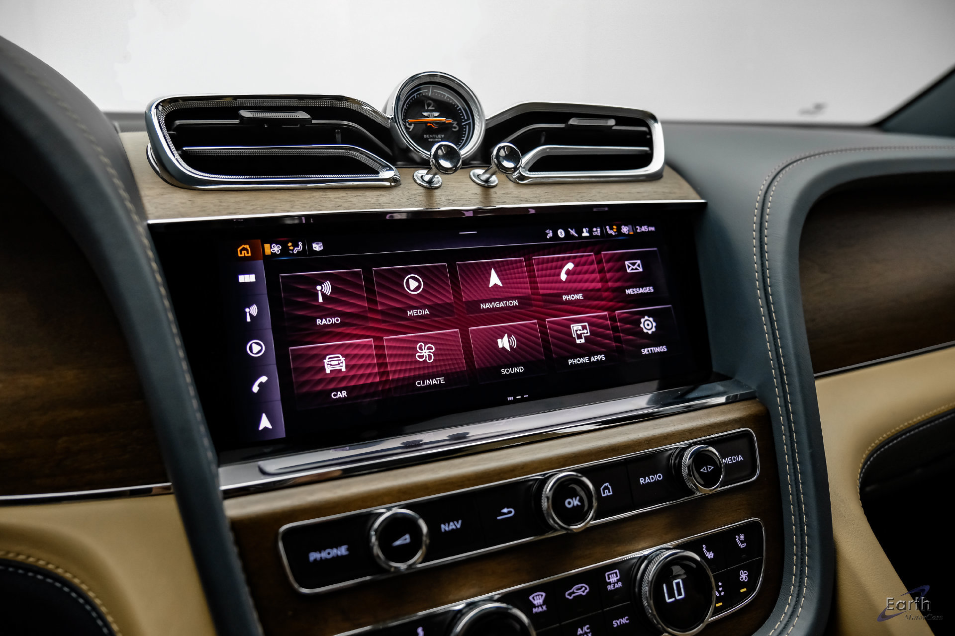 Used 2023 Bentley Bentayga Extended Wheelbase AWD/4WD image 73