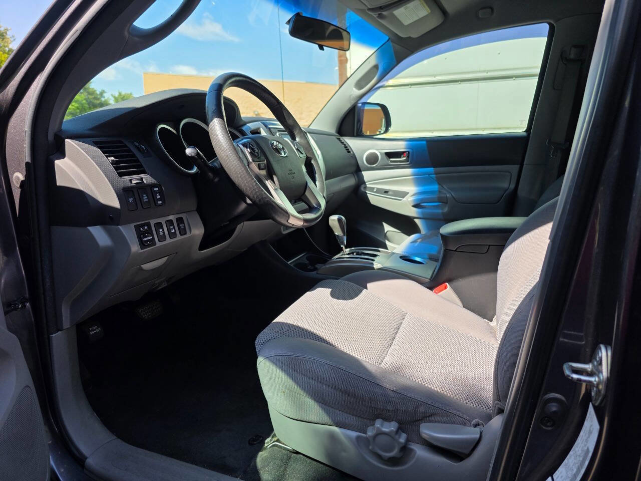 Used 2015 Toyota Tacoma 4x4 Double Cab w/ TRD Off-Road Package image 12