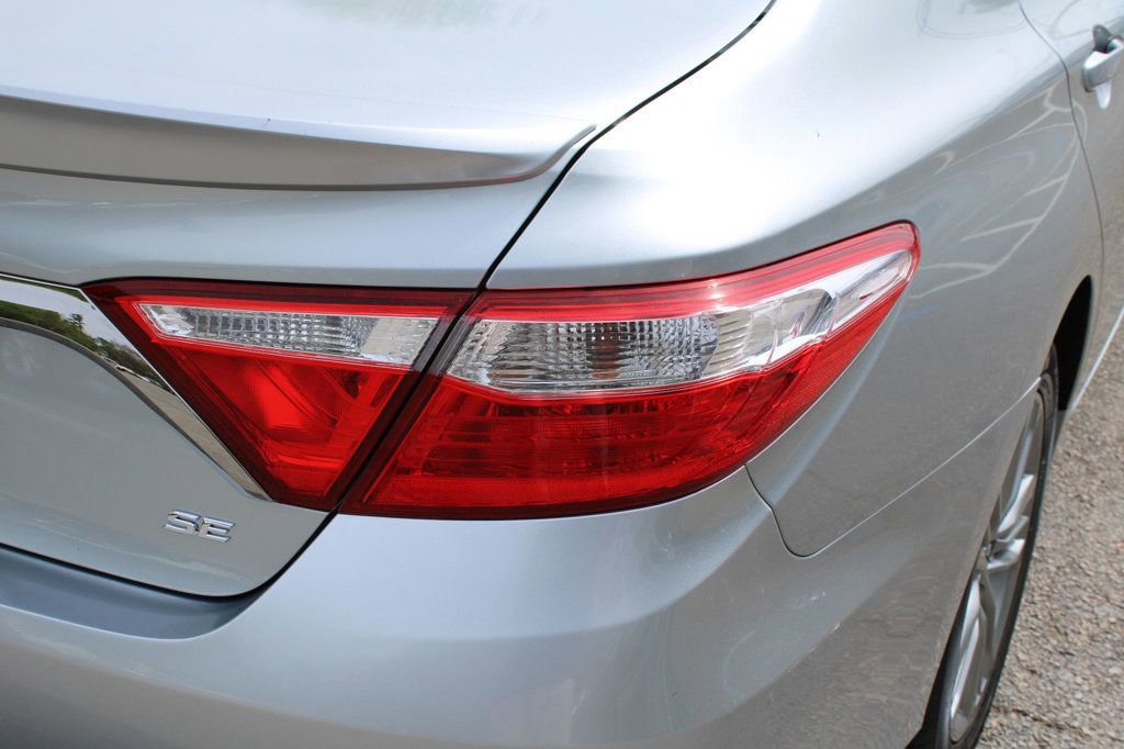 Used 2015 Toyota Camry SE image 10