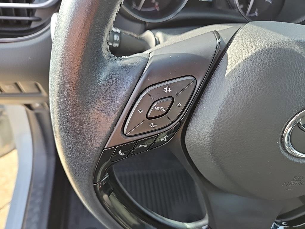 Used 2022 Toyota C-HR XLE image 20