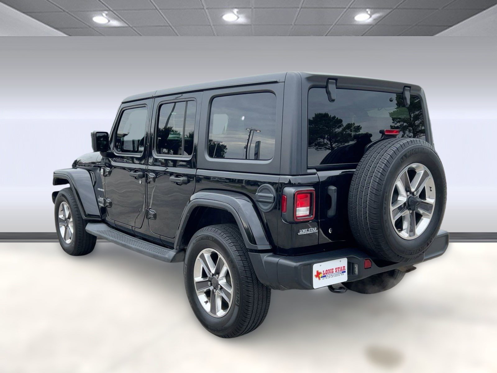 Used 2019 Jeep Wrangler Unlimited Sahara image 3
