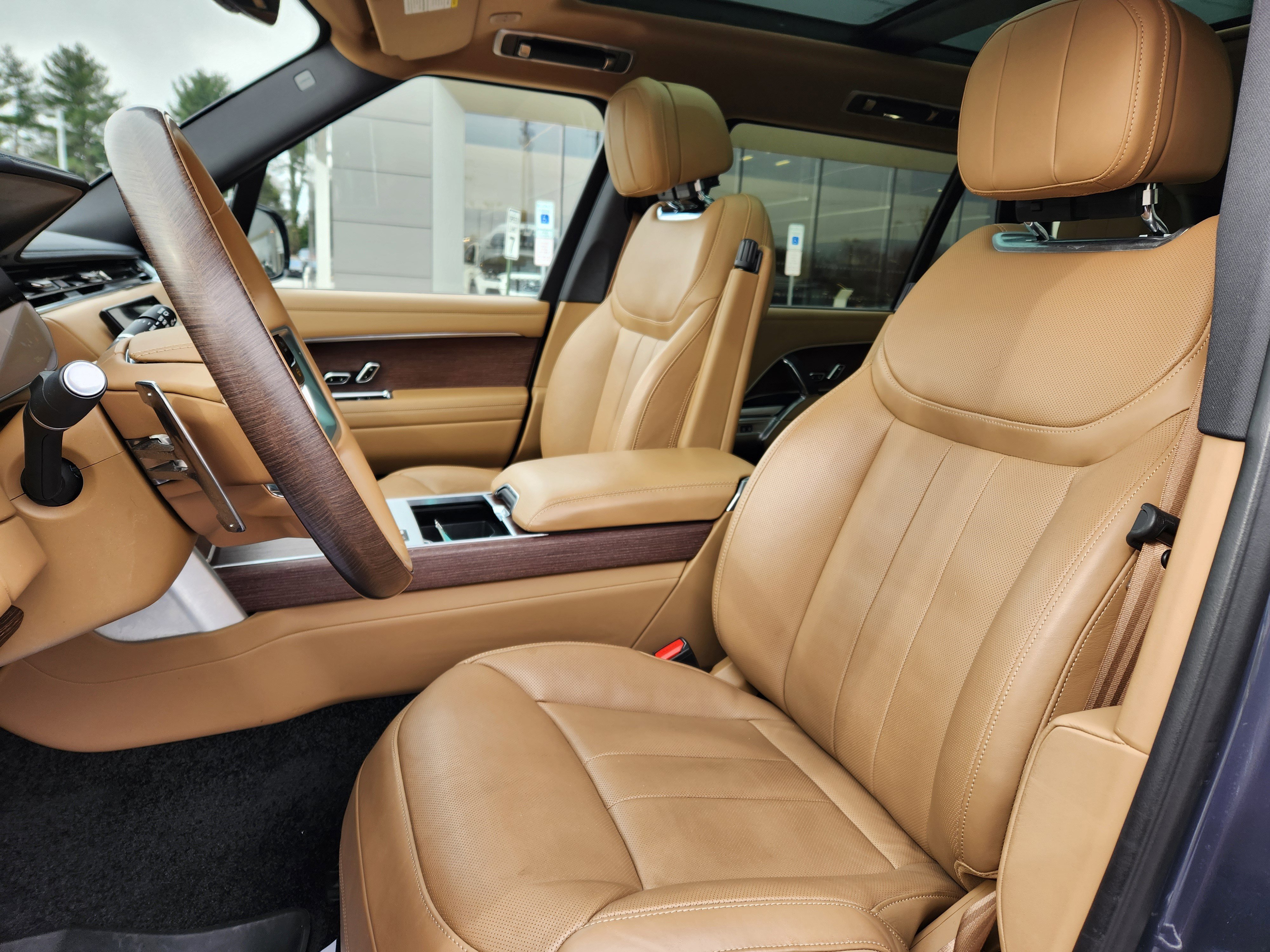 Certified 2024 Land Rover Range Rover Long Wheelbase SE image 10