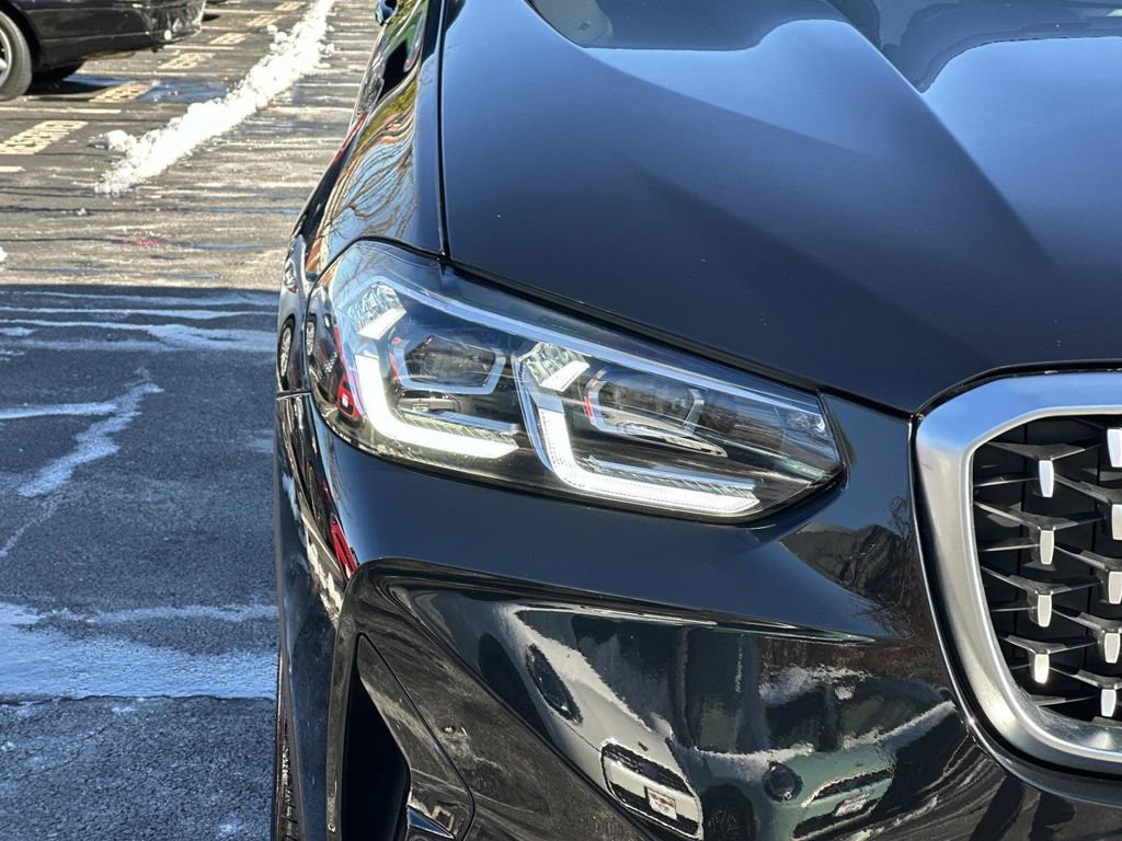 Used 2024 BMW X4 xDrive30i w/ Premium Package image 8