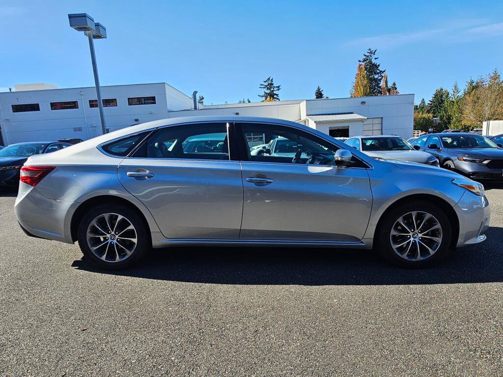 Used 2017 Toyota Avalon XLE w/ Carpet Mat Package FWD image 8